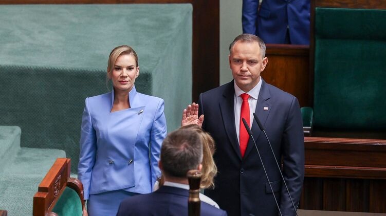 Кароль Навроцкий принес присягу и вступил в должность президента Польши