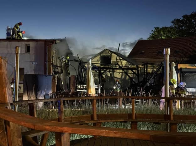 В Польше вспыхнул пожар: уничтожены ресторан и пожарная станция, пострадали люди