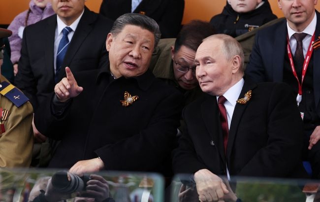 Путин на четыре дня прилетел в Китай на парад с Си Цзиньпином