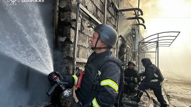 Не менее шести раненых: РФ атаковала Запорожье