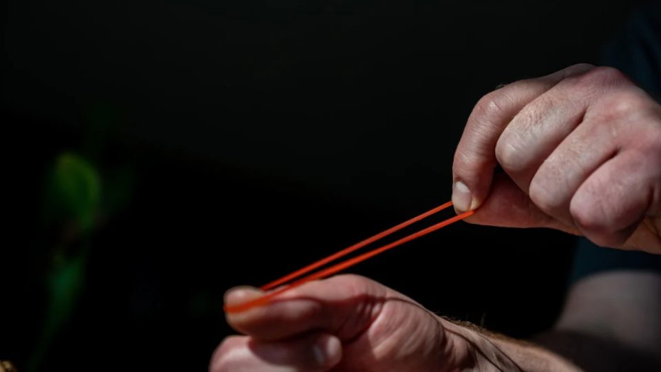 В Китае создали материал, превращающий тепло тела в электроэнергию