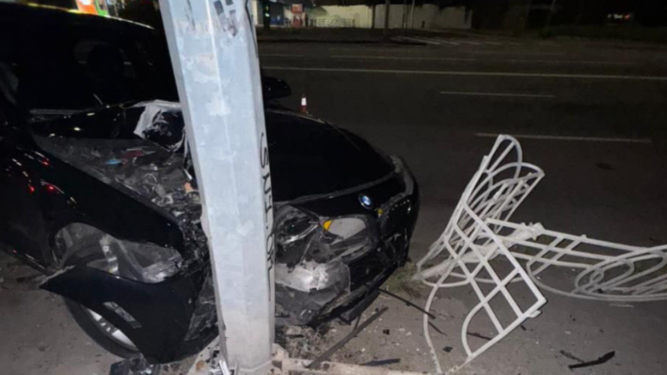 В Киеве работник автомойки угнал авто клиента и разбил его