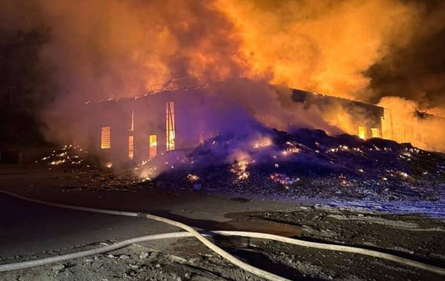 Дроны РФ 28 сентября разрушили цех и склад винного завода в Одесской области: подробно