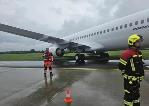 В польском Кракове самолет съехал с полосы: авиарейсы приостановлены