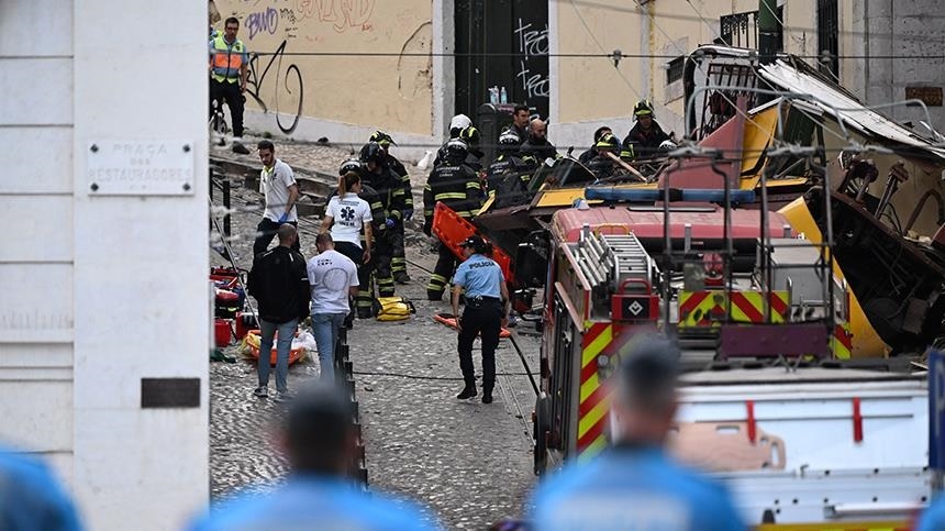 Вероятной причиной катастрофы фуникулера в Лиссабоне был обрыв троса &#8212; СМИ