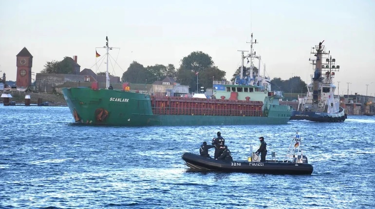 Немецкий спецназ обыскал грузовое судно из-за подозрения в шпионаже