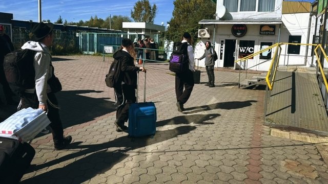 Хасиды выезжают из Украины, началось тестирование новой аппаратуры: ГПСУ предупреждает о задержках транспорта на границе