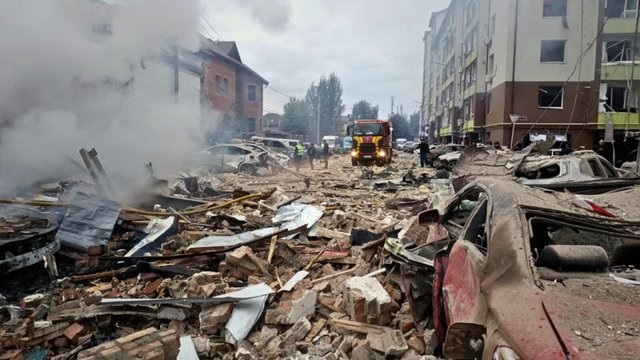 В Киеве после атаки РФ стало известно о 4 погибших и 14 раненых