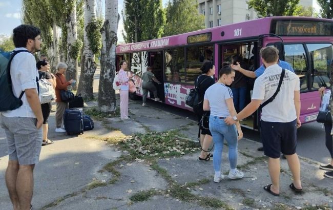 Мост через Днепр в Кременчуге снова открыт для транспорта