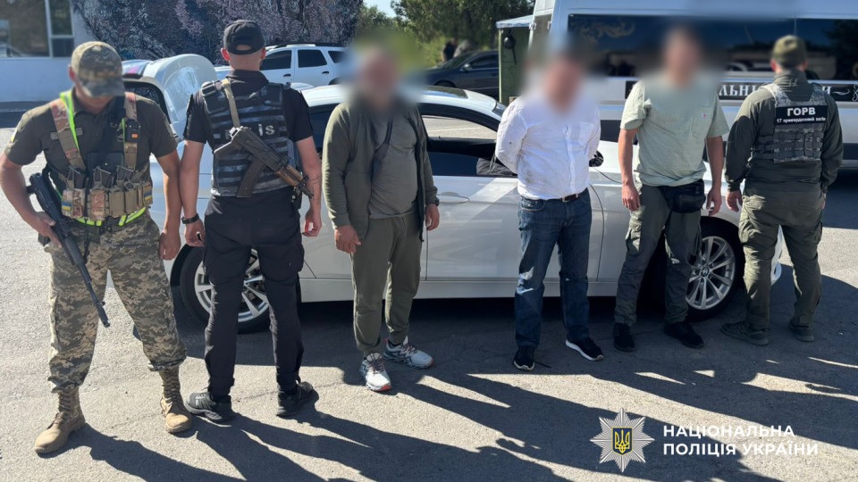 В Одесской области задержали псевдопрокурора, который переправлял военнообязанных за границу за 14 тысяч долларов