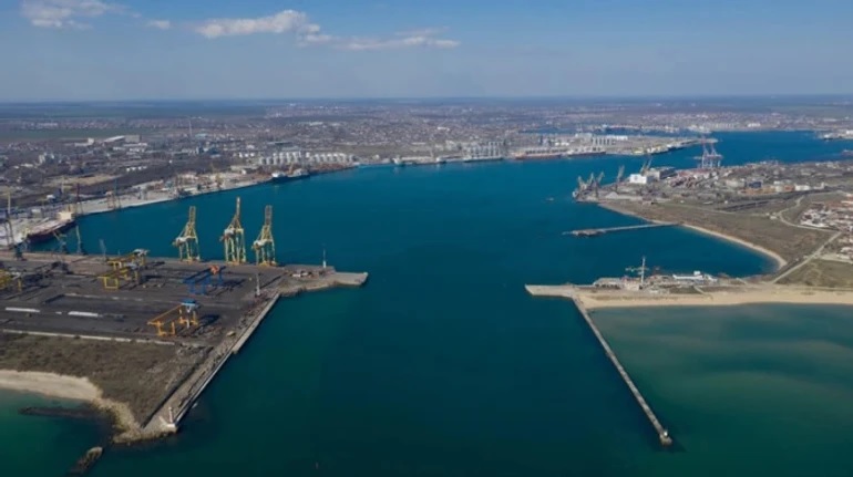 В порту Черноморск временно ограничили движение судов: какая причина