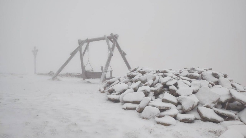 В Украине в Карпатах выпал первый снег, похолодало до -3 градусов