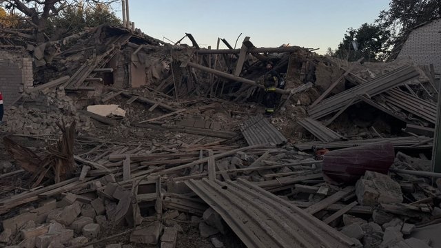 Разрушены минимум 25 домов, предприятие, есть раненые: РФ 22 сентября ударила по Запорожью