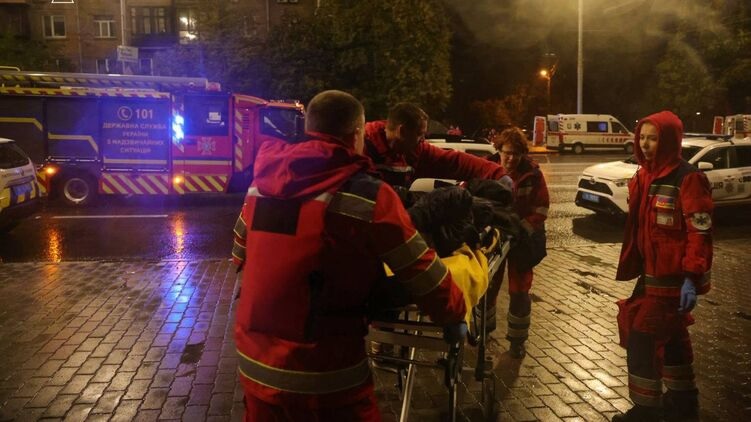 В ночь на 10 октября левобережье Украины и Киев подверглись массированной воздушной атаке: опаздывают поезда, в городах нет света