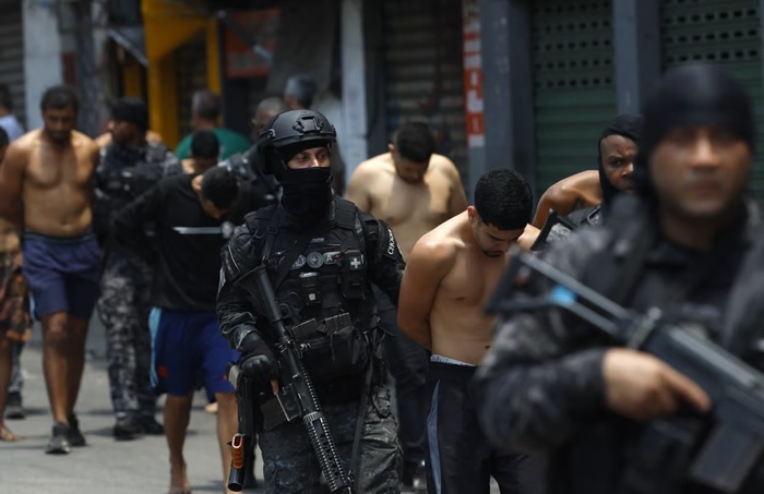 В Бразилии вспыхнула война между властью и наркокартелями, сообщается о погибших