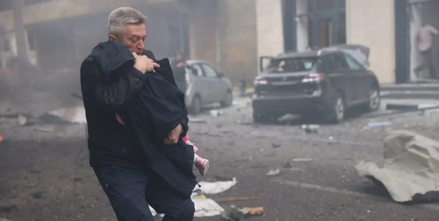 Ранены 9 взрослых и ребенок: РФ атаковала Харьков, снаряды попали по детскому саду