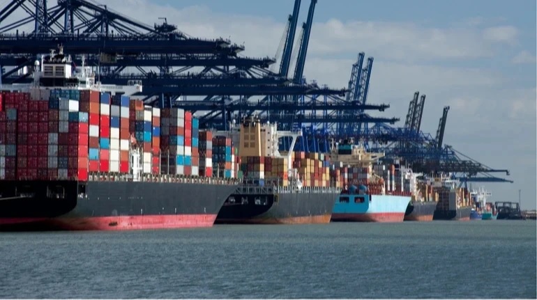 Забастовка грузчиков частично остановила крупнейший порт Европы в Роттердаме