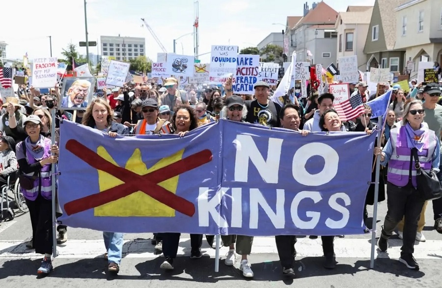 В США возвращаются протесты &#171;No Kings&#187; против администрации Трампа: 18 октября может быть рекордная явка &#8212; СМИ