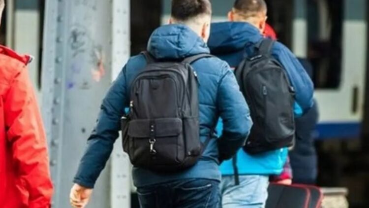 В Швейцарии резко возросло количество 18-22-летних украинцев, просящих о временной защите