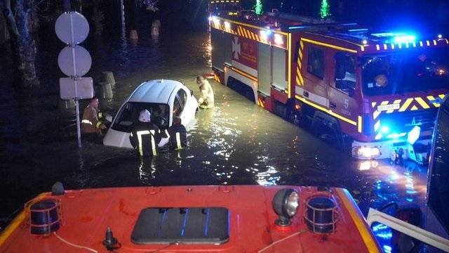 Из-за непогоды в Одессе погибли не менее 9 человек &#8212; ГСЧС