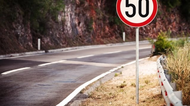 Киев и Днепр отменяют разрешение ездить быстрее 50 км в час на определенных дорогах с 1 ноября &#8212; МВД