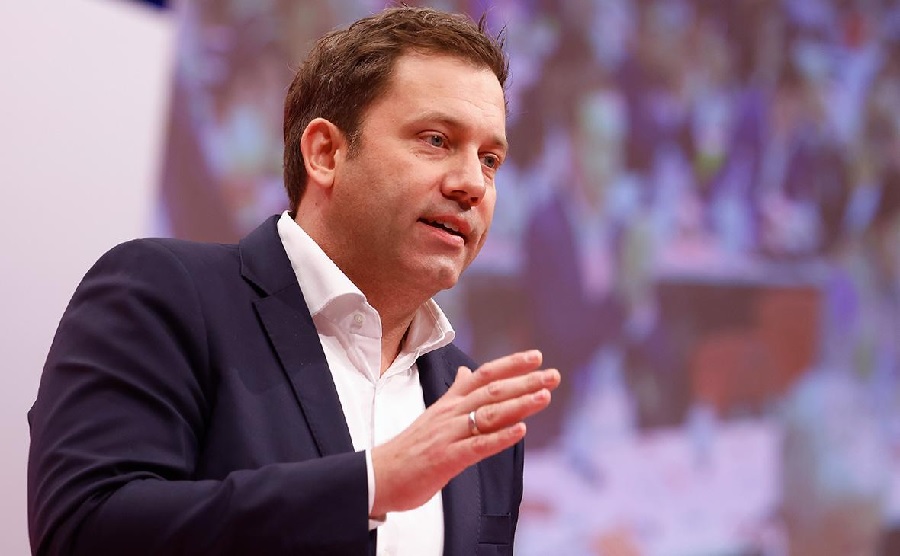 Министр правительства Мерца впервые едет в Китай, будет говорить и о войне в Украине