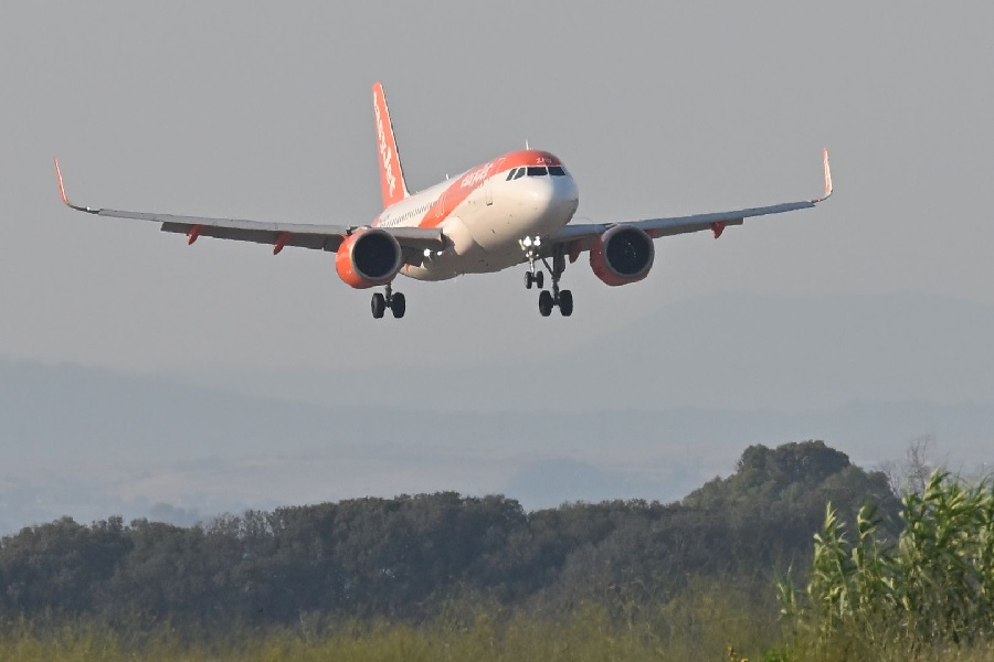 Сотни авиарейсов отменены из-за сбоя в программах в самолетах Airbus &#8212; A320: что известно