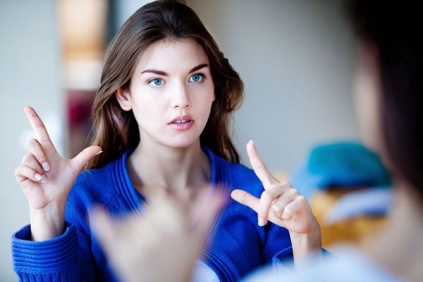 Онлайн-сурдоперевод стал доступен в Центрах обслуживания плательщиков 20 регионов Украины