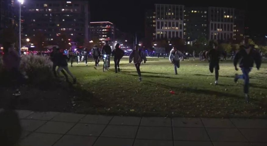 В Вашингтоне во время празднования Хэллоуина произошли массовые беспорядки: подростки бегали по городу, привлечена Нацгвардия