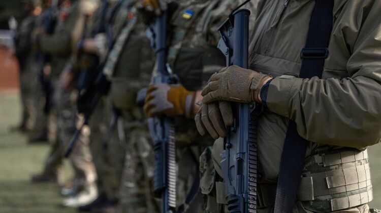 В Днепропетровской области во время построения РФ ударила по солдатам: 8 военных погибли, 40 ранены &#8212; СМИ