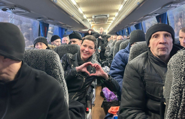 Из Беларуси в Украину вернули граждан, которые были политзаключенными