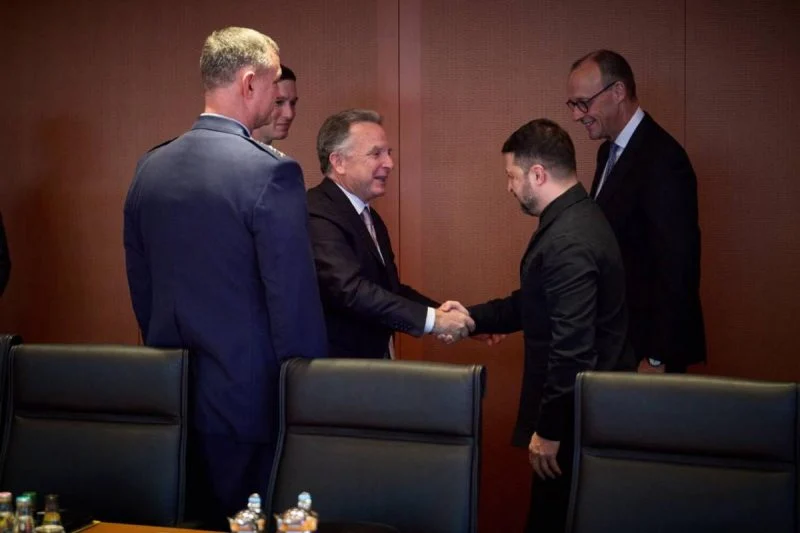 В Берлине началась встреча Зеленского с Уиткоффом и Кушнером