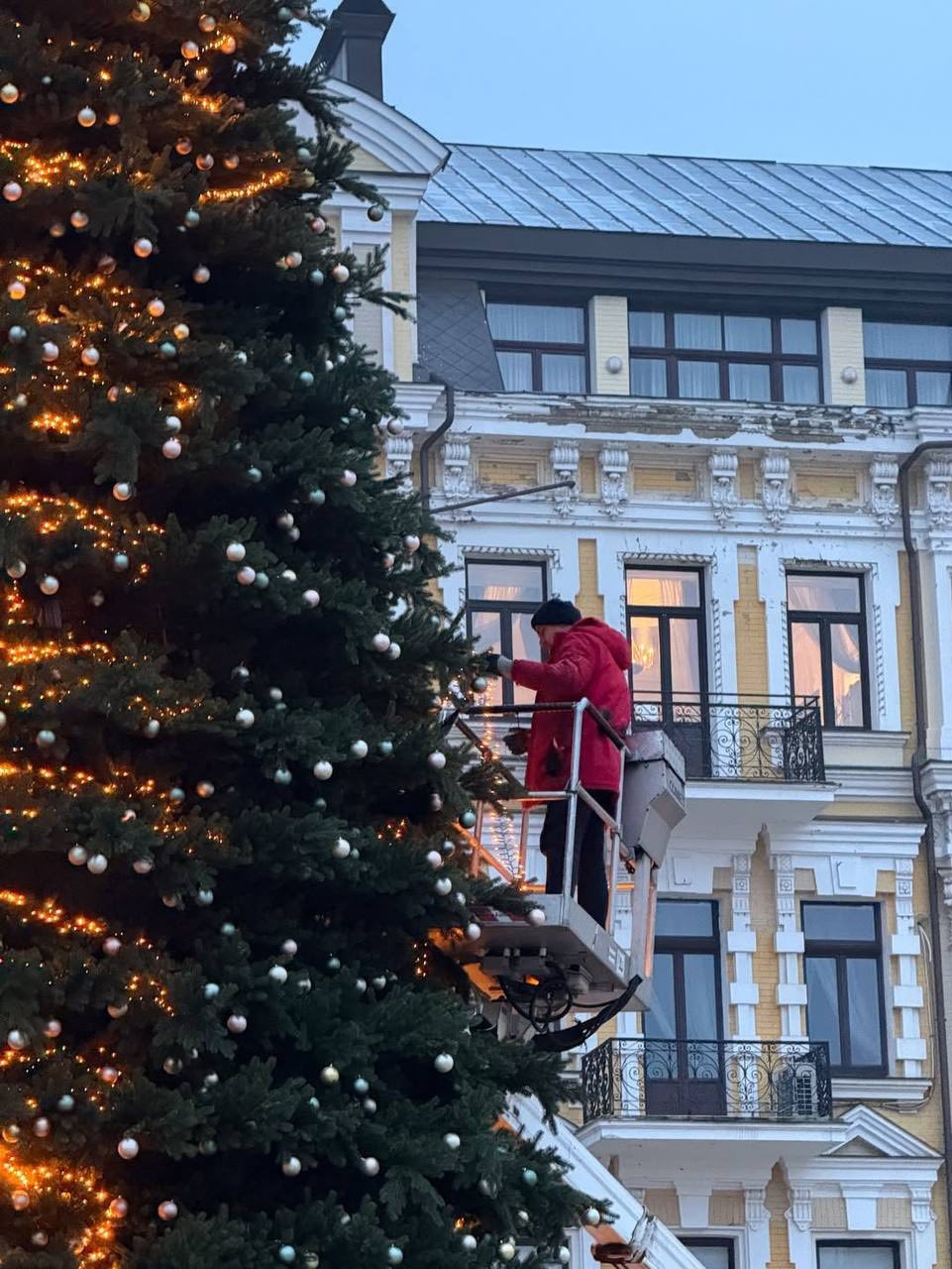 В Киеве и Львове готовятся к Новому 2026-му году