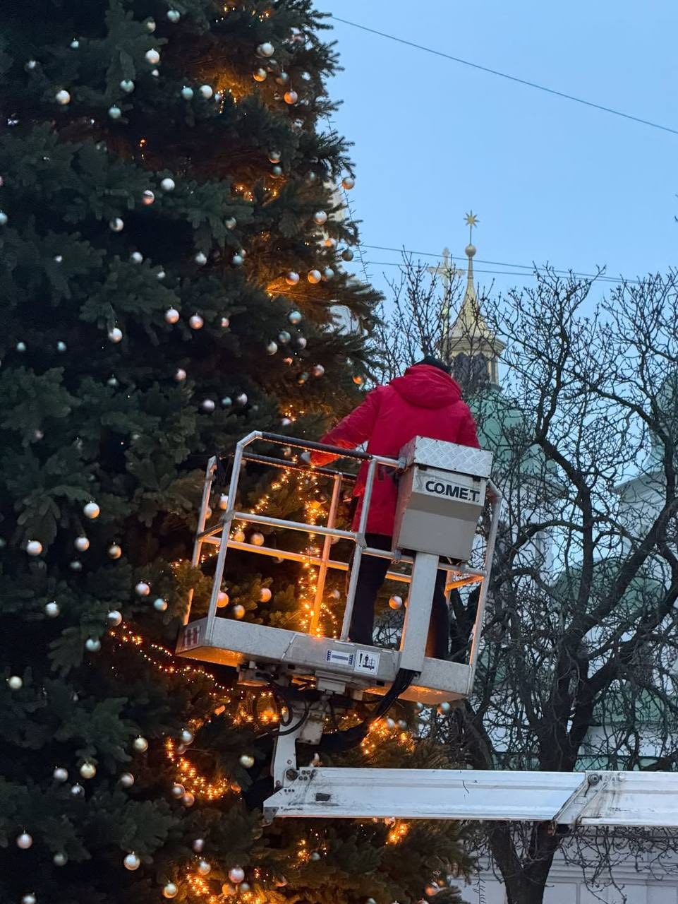 В Киеве и Львове готовятся к Новому 2026-му году