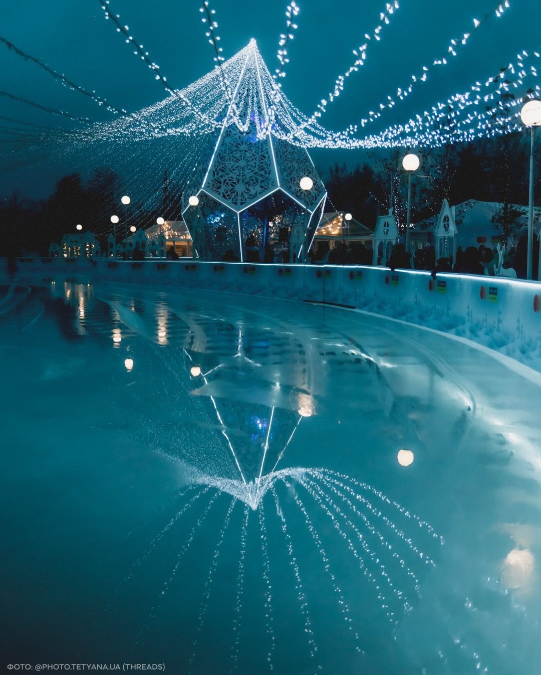 В Киеве и Львове готовятся к Новому 2026-му году