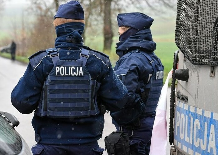 Водитель выехал на встречную полосу: в Польше автобус с 26 украинцами попал в ДТП