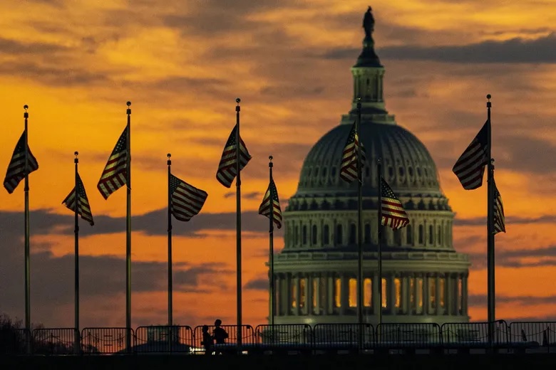 США и Украина договорились о &#171;рамках мер безопасности&#187; для прекращения войны &#8212; Bloomberg