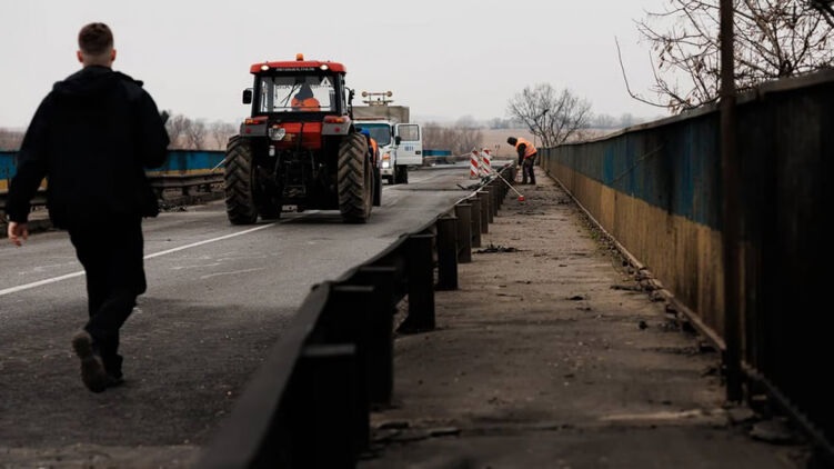 Восстановлено движение по трассе Одесса-Рени после атаки РФ