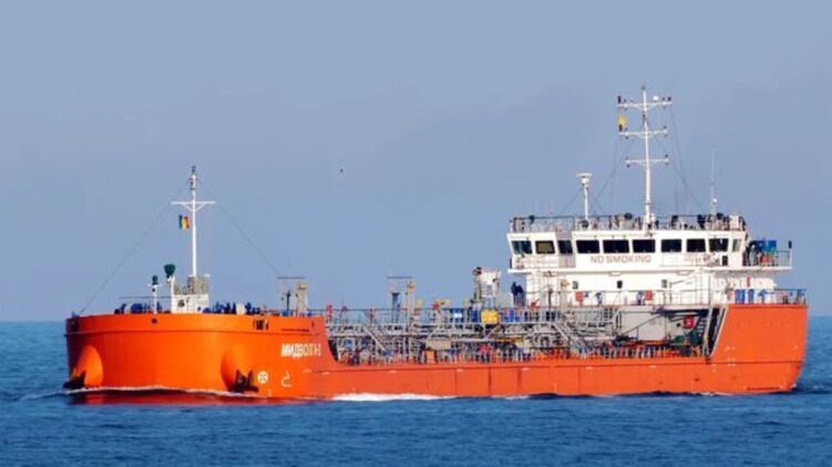 У берегов Турции атакован танкер, который вез подсолнечное масло