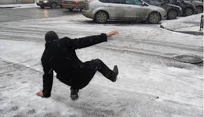 В Киеве объявлен желтый уровень опасности из-за тумана и гололеда