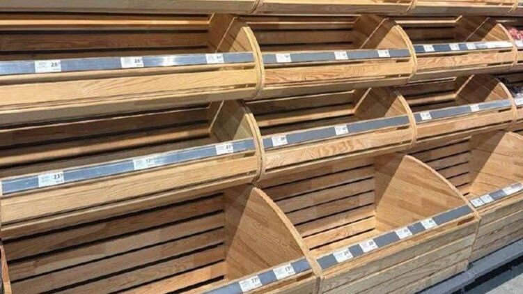 Магазины закрываются, полки пустеют, на АЗС очереди: в Киеве изменился ритм жизни из-за тотальных отключений света