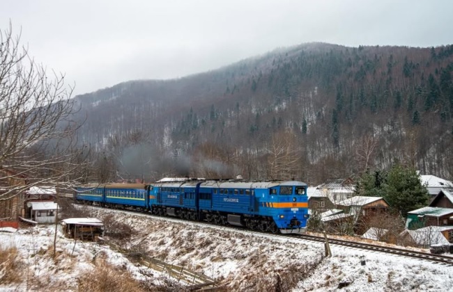 8 января задерживаются из-за снегопадов поезда до Ворохты, Рахова, Черновцов, Ивано-Франковска, Ясины