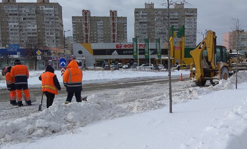 В МВД Украины отметили необходимость расчистки снега во дворах между многоэтажками