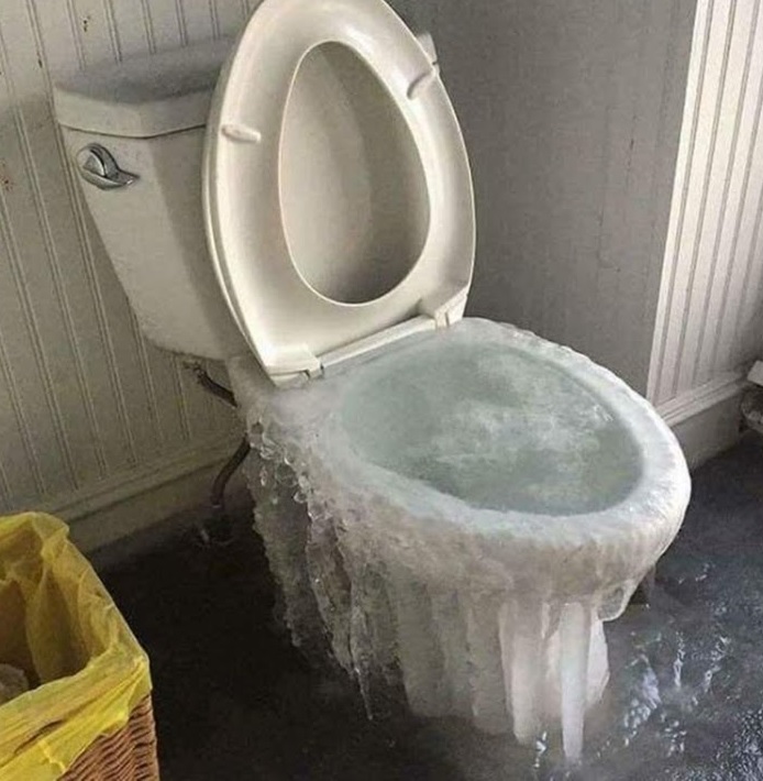 На Троещине в Киеве будут рыть уличные туалеты, если замёрзнет канализация — РГА