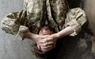 Посттравматическое стрессовое расстройство: врачи рассказали о симптомах и лечении