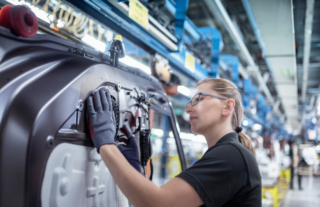 Беженцы за границей работают на вакансиях ниже своей квалификации — ООН