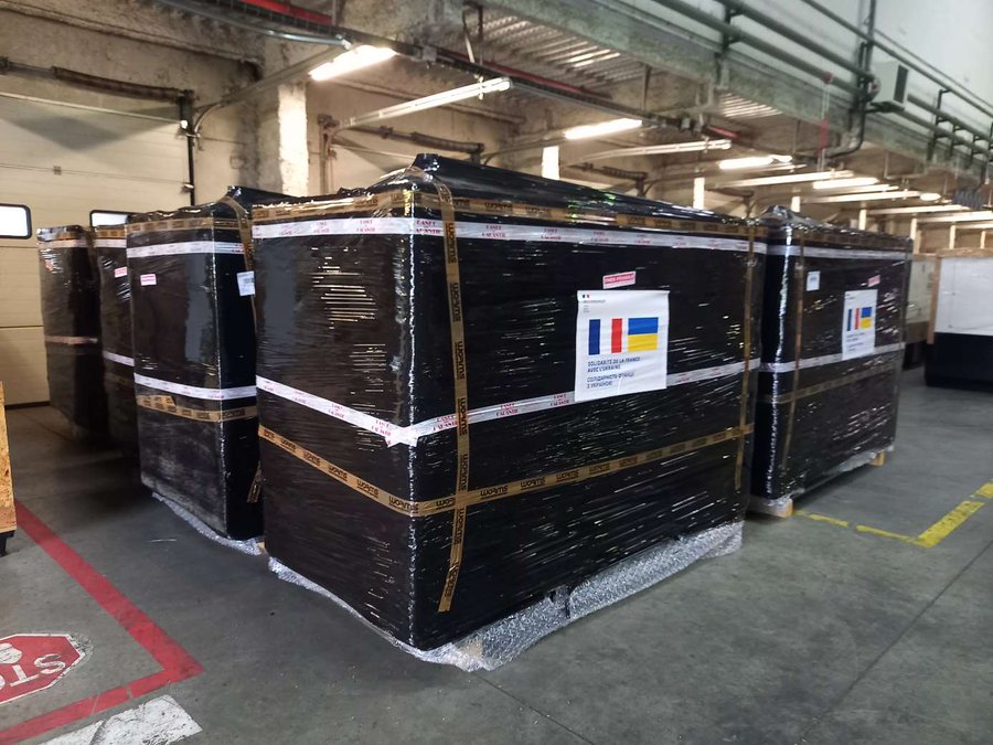 Украина за две недели получила 17 гуманитарных грузов для поддержки энергетики – Шмыгаль