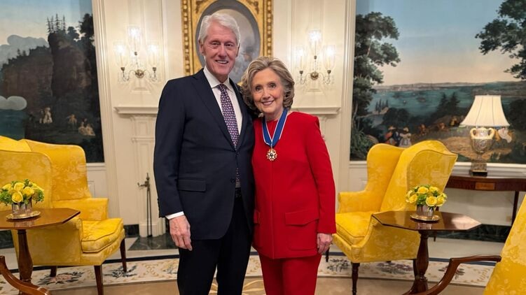 Билл и Хиллари Клинтон согласились дать показания в конгрессе по делу Эпштейна