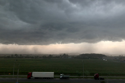 Глава МИД Чехии не долетел до США из Франкфурта из-за непогоды