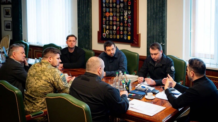 42% украинцев считают, что нынешние чиновники не должны оставаться у власти после войны